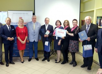 Obrazek: Organizacje pozarządowe nagrodzone w Konkursie Starosty Nowosądeckiego w zakresie  wspierania i promocji organizacji pozarządowych oraz wolontariatu za rok 2016